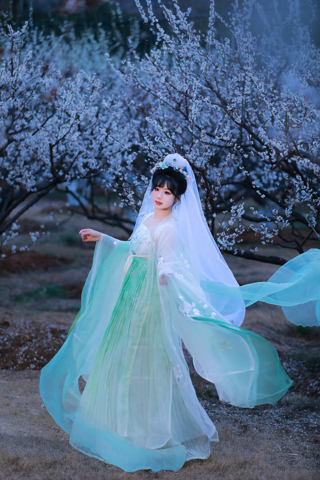 YiTuYu艺图语 Vol.8718 Zhou Zhou AY (23P)