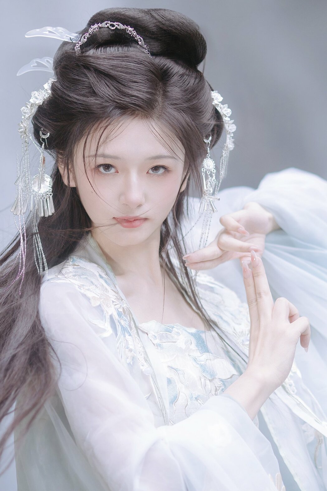 YiTuYu艺图语 Vol.8709 Chi Yan Zai Zhe Li (21P) Cover Photo