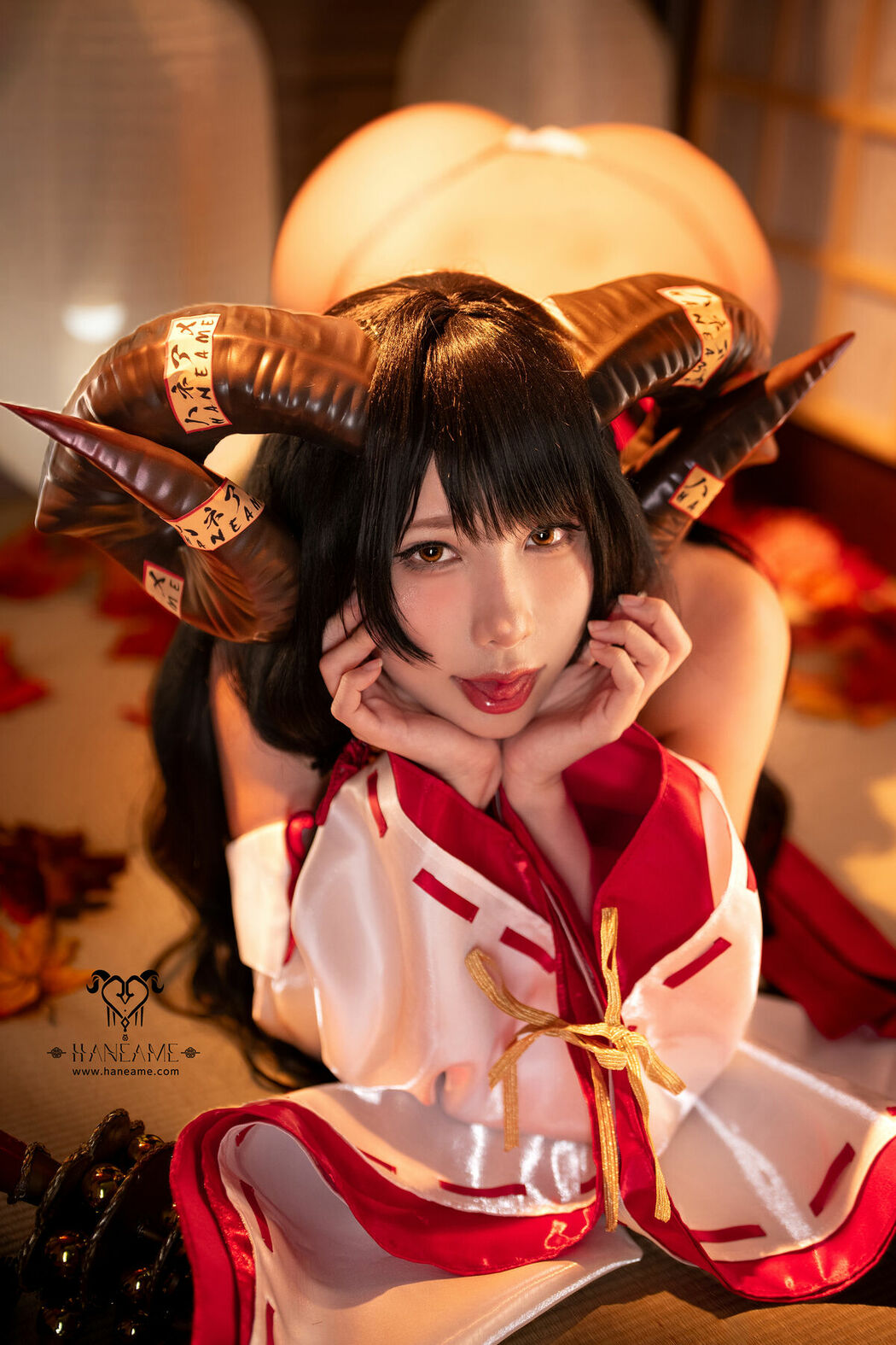 Coser@Hane Ame – Lustful Goat Miko 邪羊巫女写真书 (89P)