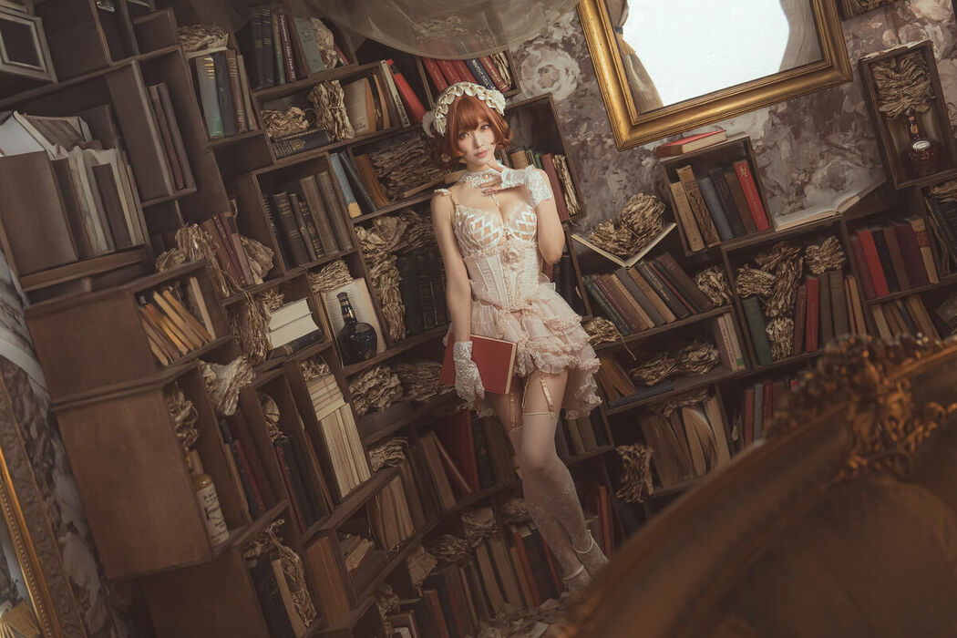 Coser@Ely_eee ElyEE子 – Book Witch 書本魔女 (34P – 4V)