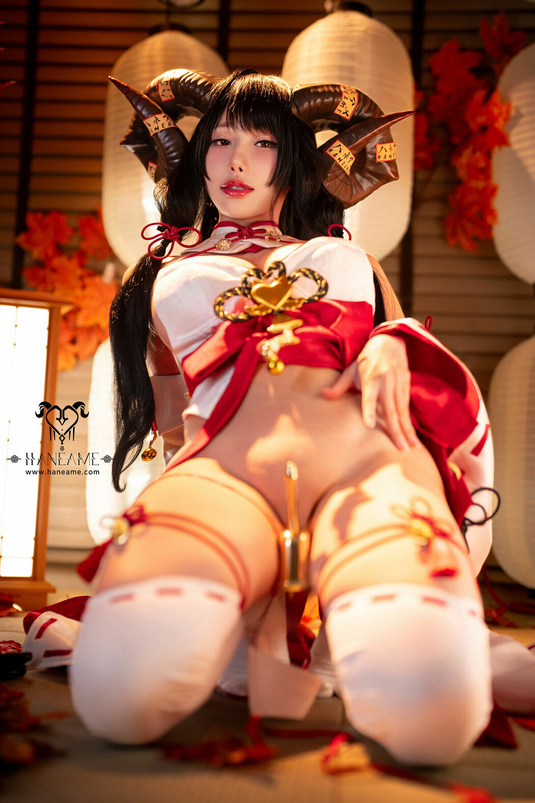 Coser@Hane Ame – Lustful Goat Miko 邪羊巫女写真书 (89P)
