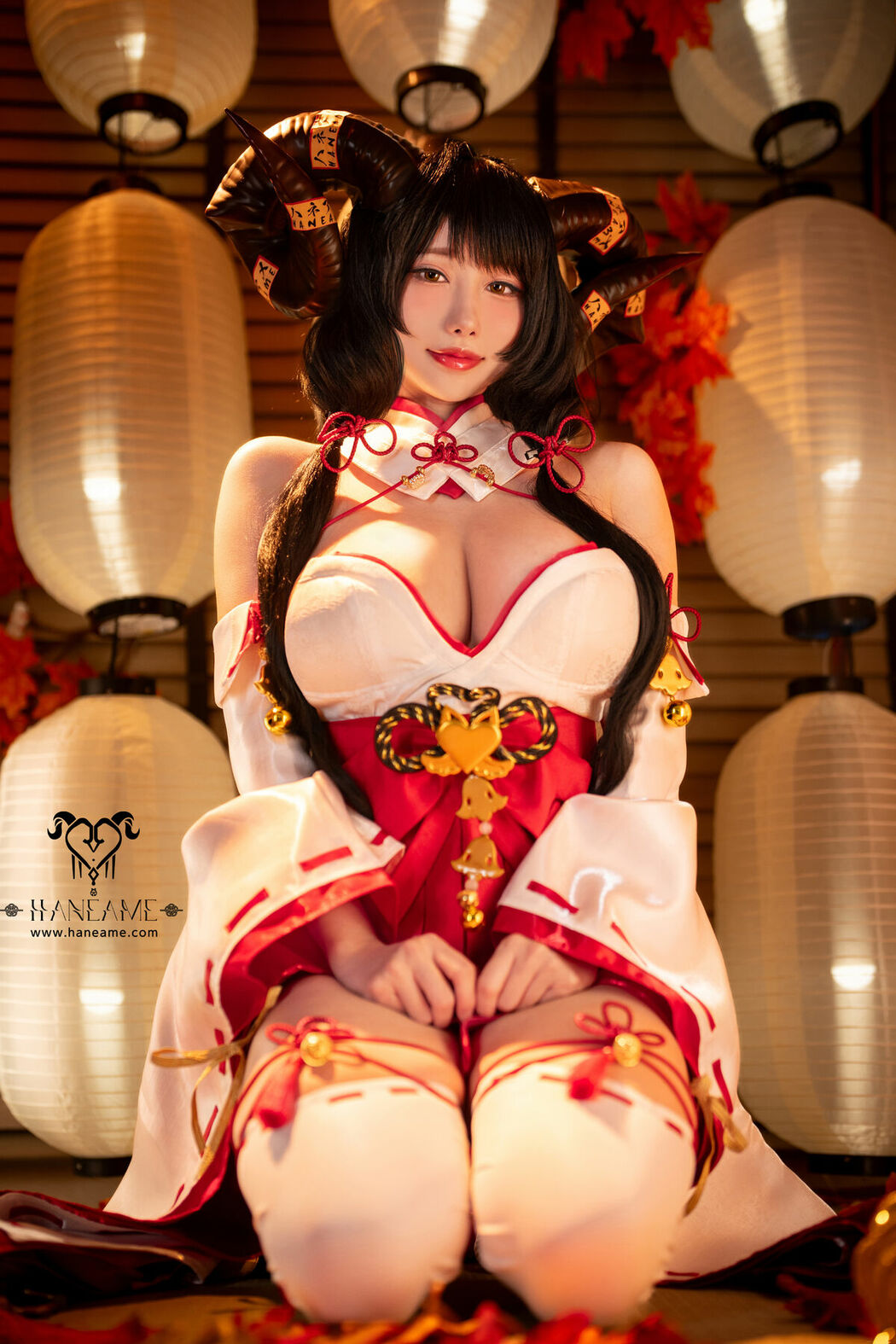 Coser@Hane Ame – Lustful Goat Miko 邪羊巫女写真书 (89P)