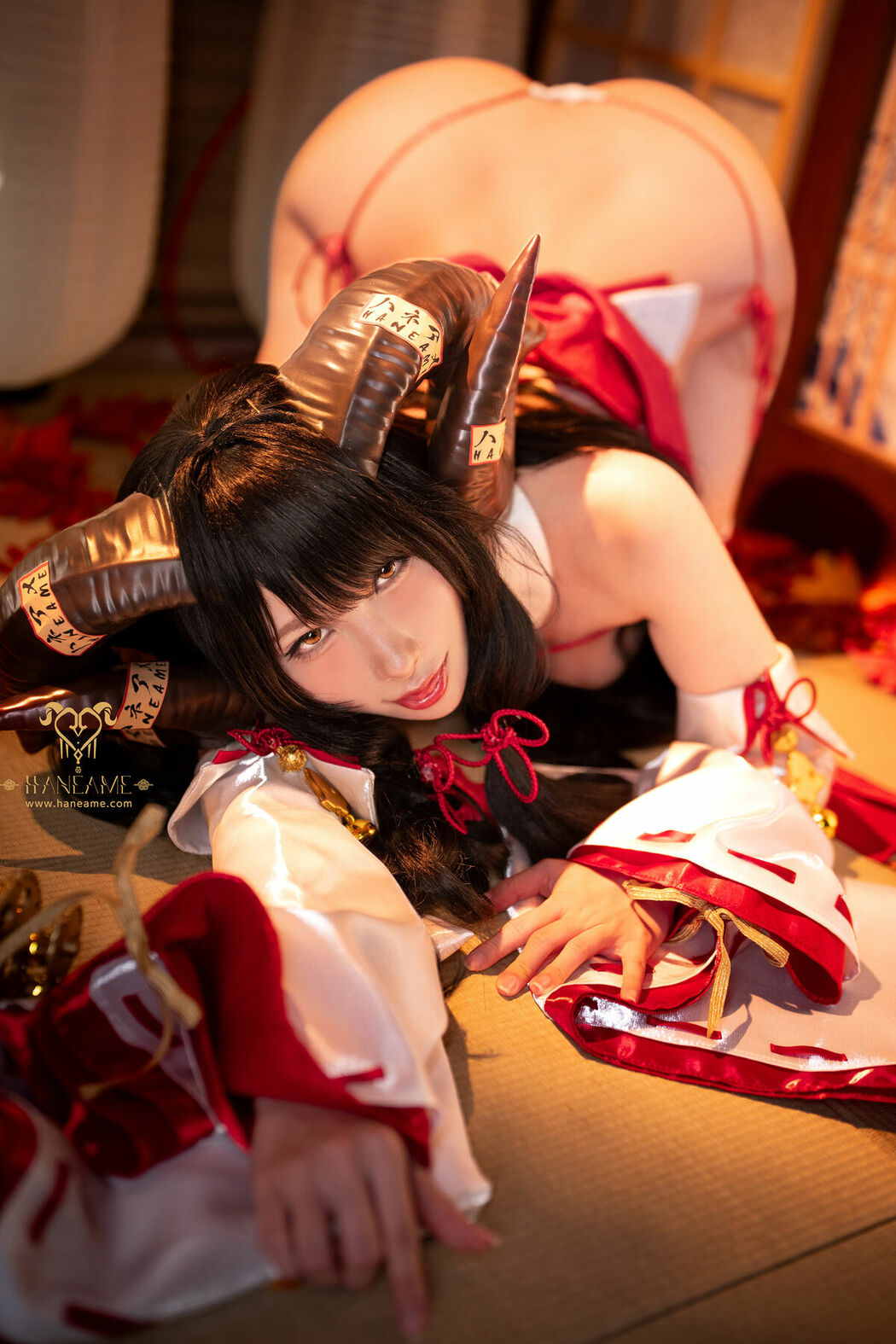 Coser@Hane Ame – Lustful Goat Miko 邪羊巫女写真书 (89P)