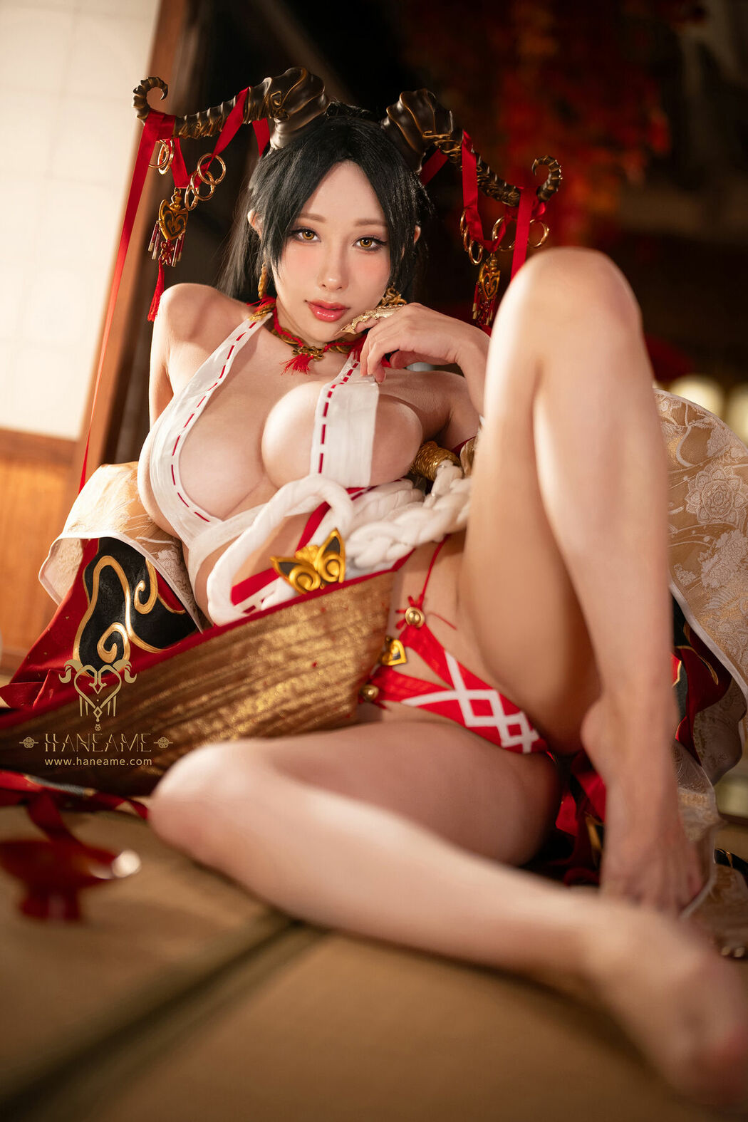 Coser@Hane Ame – Lustful Goat Miko 邪羊巫女写真书 (89P)