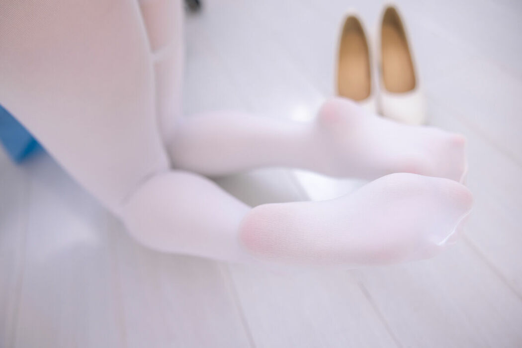 Coser@十万珍吱伏特 – 香川澪 护理实习生 Part02 (53P)