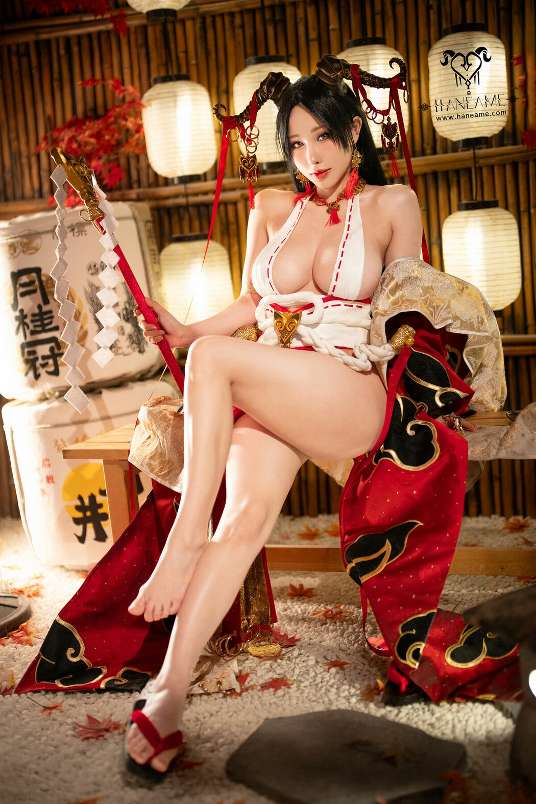 Coser@Hane Ame – Lustful Goat Miko 邪羊巫女写真书 (89P)