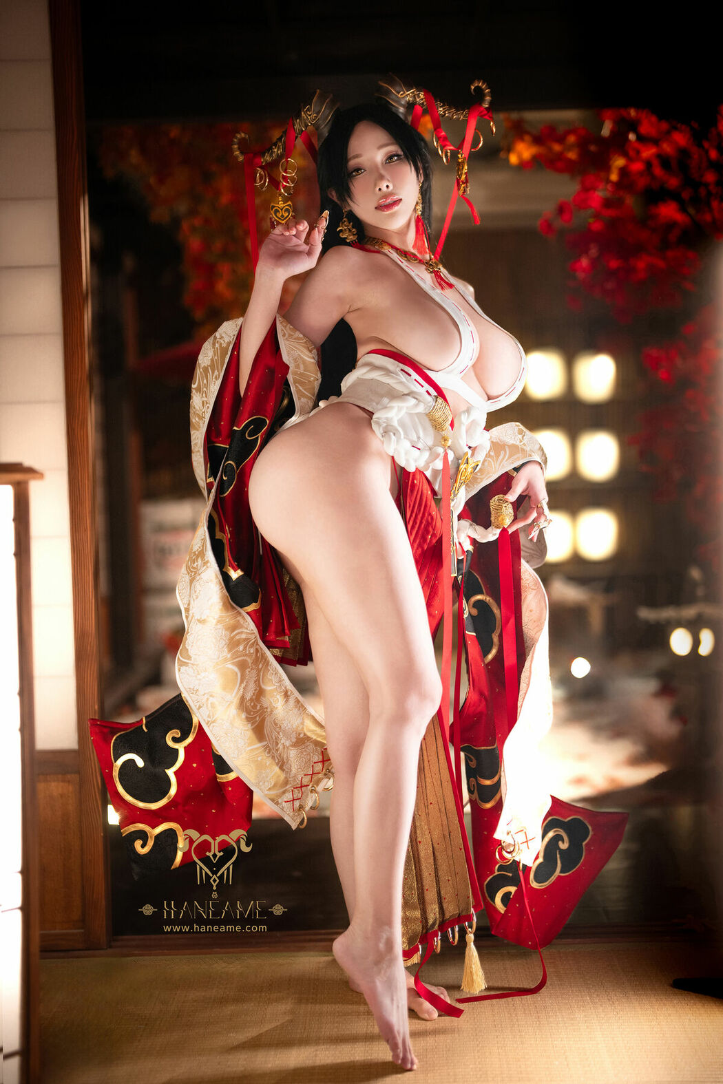 Coser@Hane Ame – Lustful Goat Miko 邪羊巫女写真书 (89P)