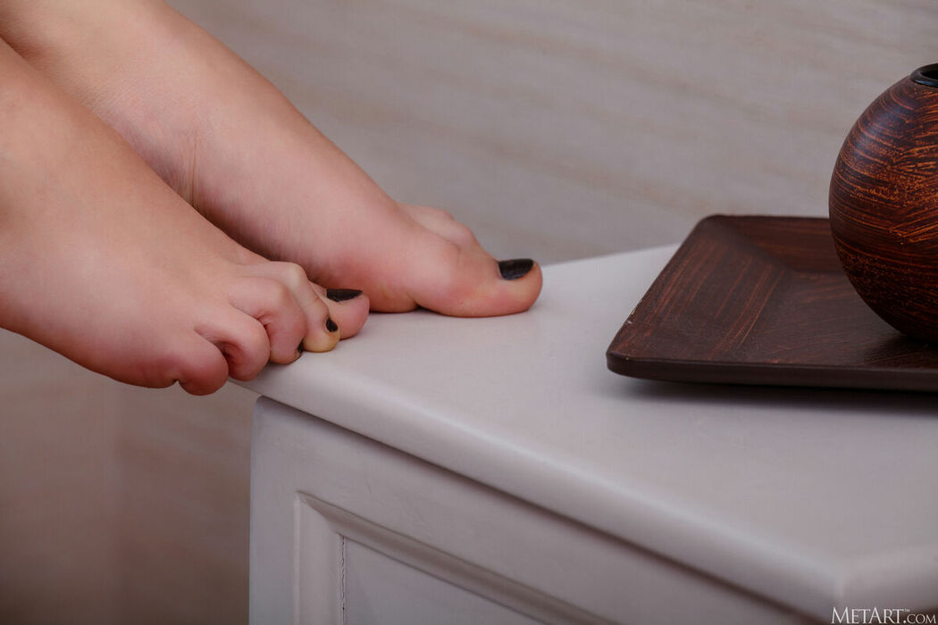 MetArt Silvy – Gray Sweater Part01 (57P)