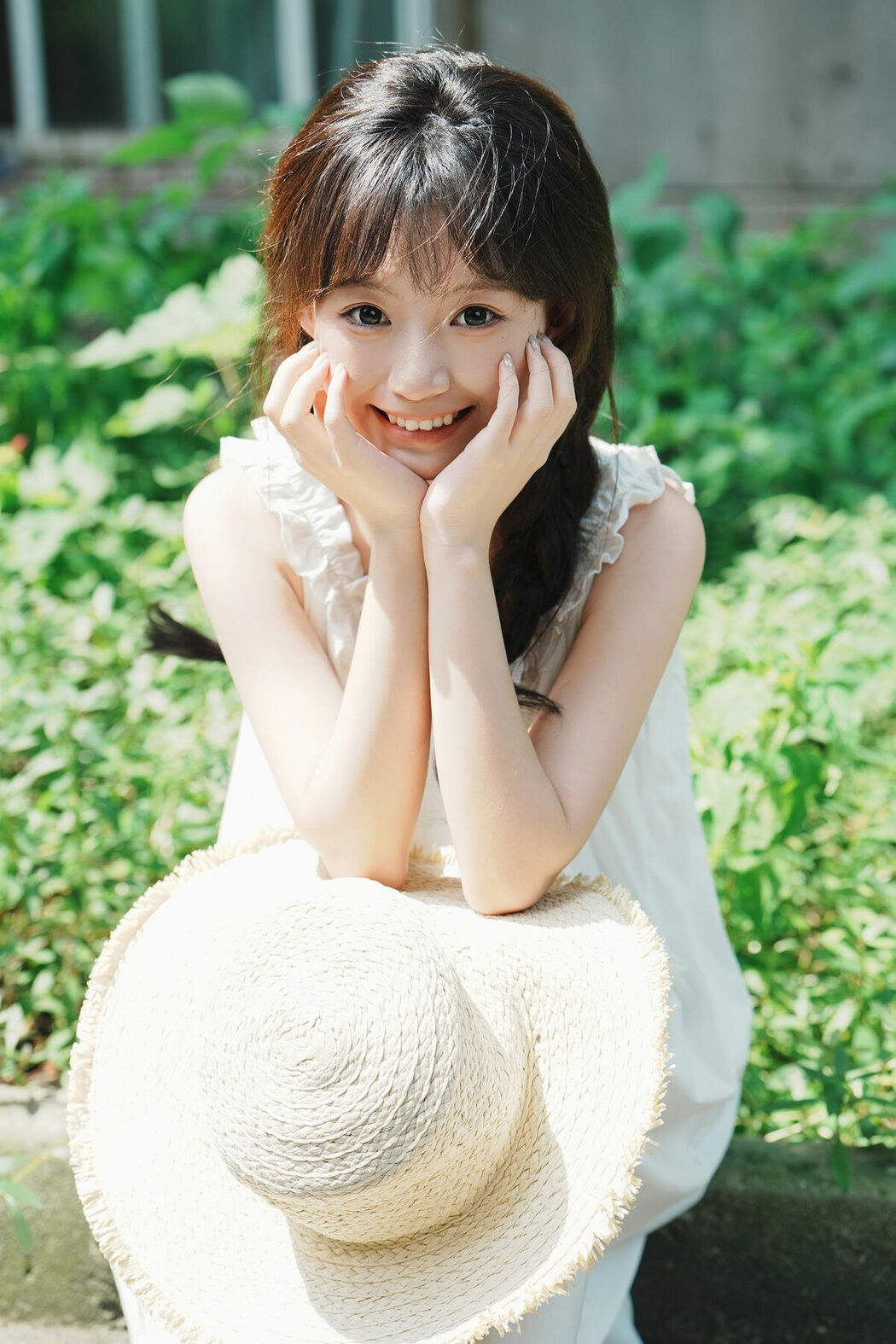 YiTuYu艺图语 Vol.8726 Qi E Luo Bo Guai (24P)