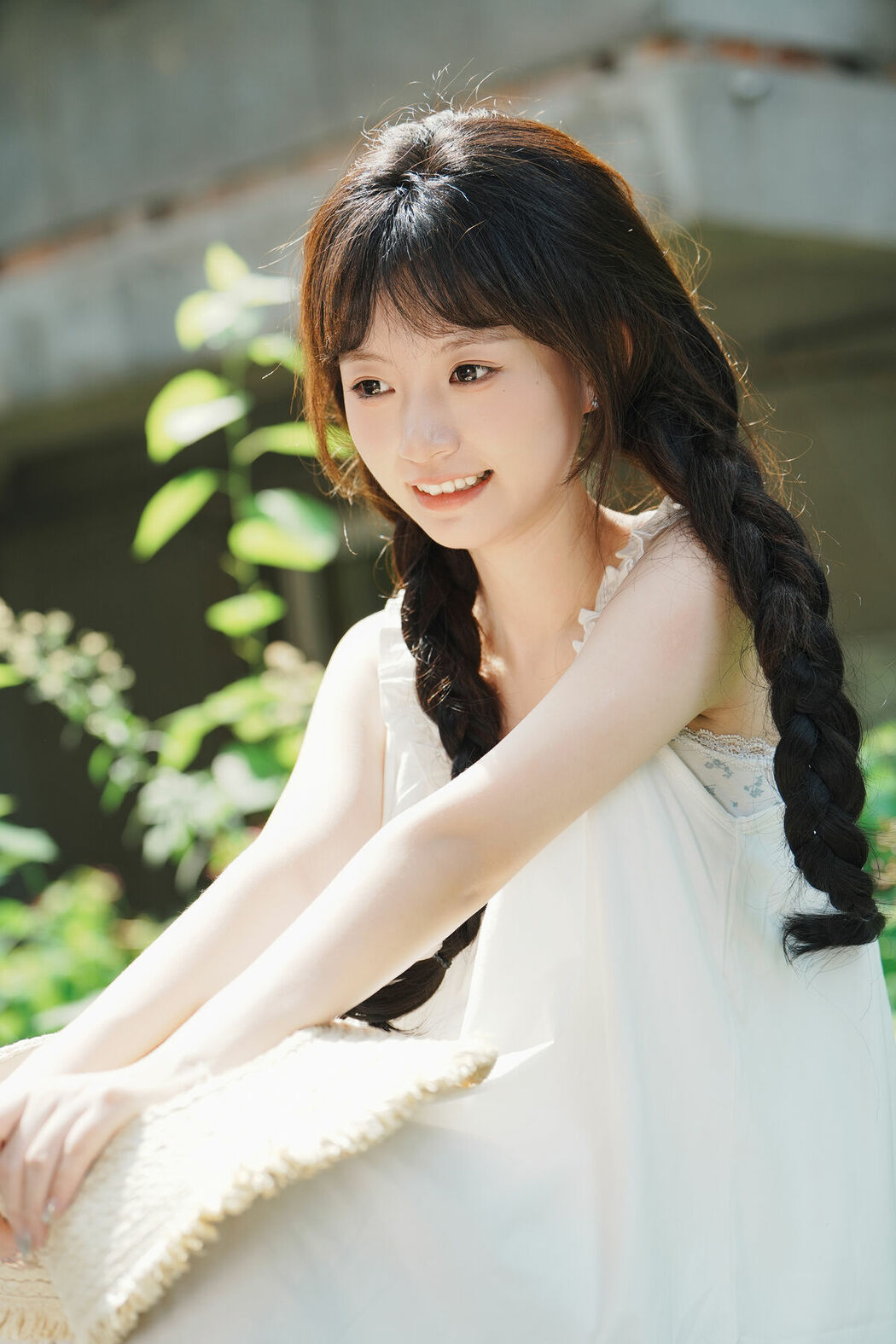 YiTuYu艺图语 Vol.8726 Qi E Luo Bo Guai (24P)