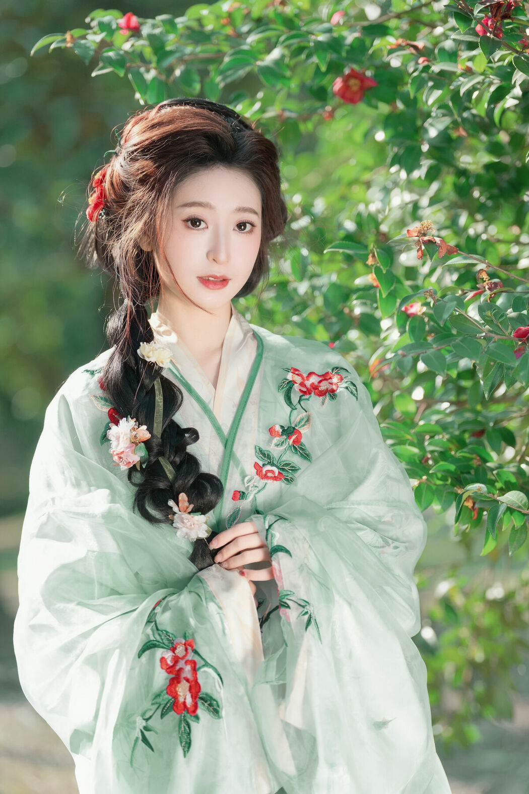 YiTuYu艺图语 Vol.8729 Xiao He (30P)