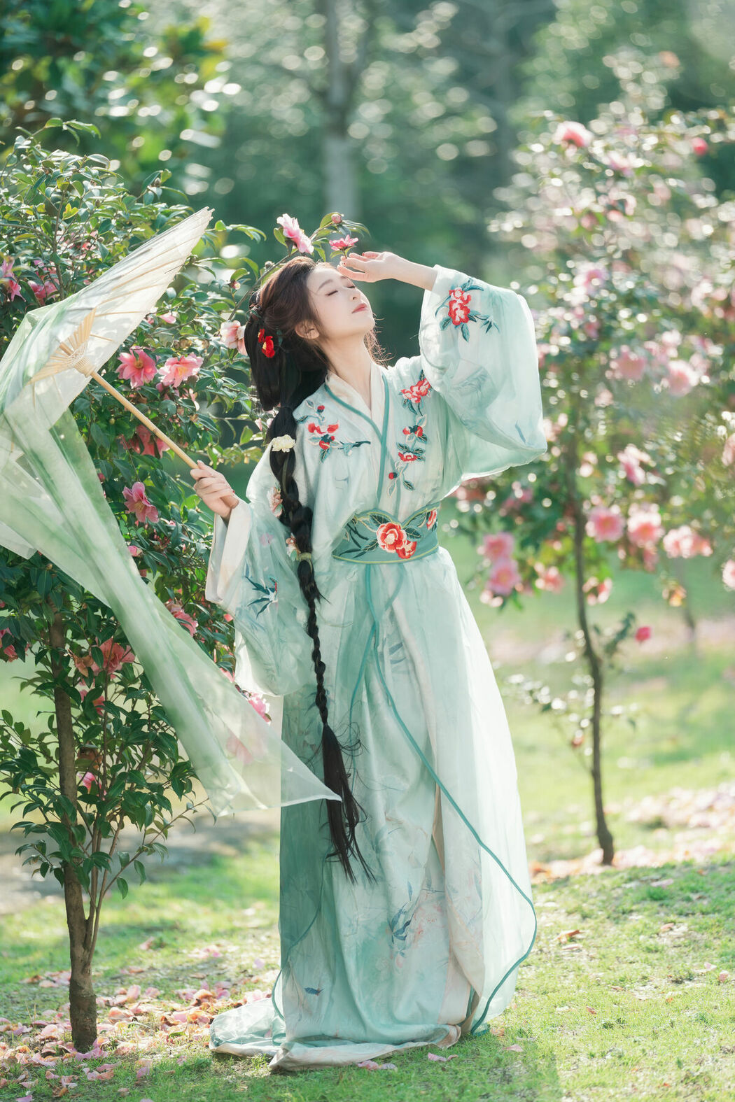 YiTuYu艺图语 Vol.8729 Xiao He (30P)