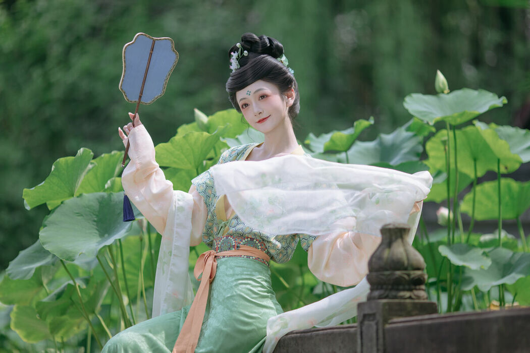 YiTuYu艺图语 Vol.8730 Chi Yan Zai Zhe Li (23P)