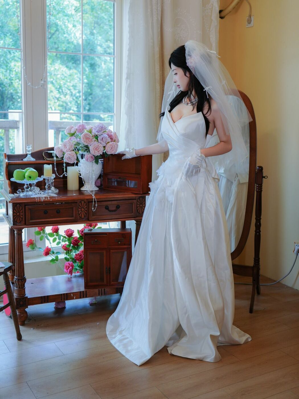 XiuRen秀人网 Uncensored Zhu Zhu Molly 朱朱molly – R18 秀人网模特 新人首秀 洁白婚纱 (83P)