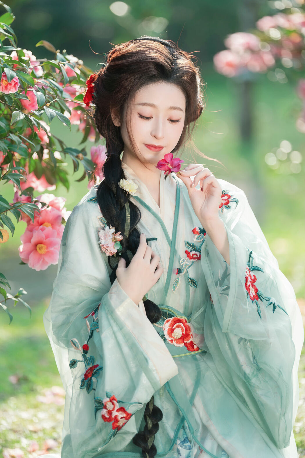 YiTuYu艺图语 Vol.8729 Xiao He (30P)