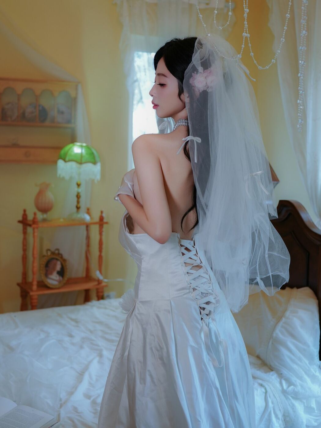 XiuRen秀人网 Uncensored Zhu Zhu Molly 朱朱molly – R18 秀人网模特 新人首秀 洁白婚纱 (83P)