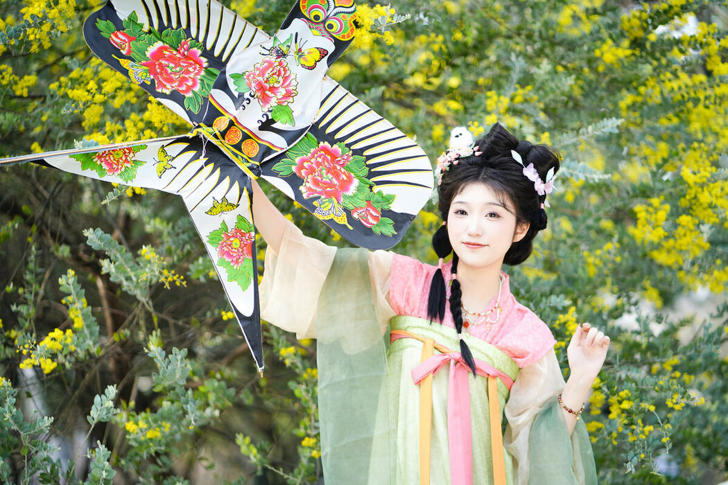 YiTuYu艺图语 Vol.8737 Zi Yu He Dian Tian De Ya (23P)