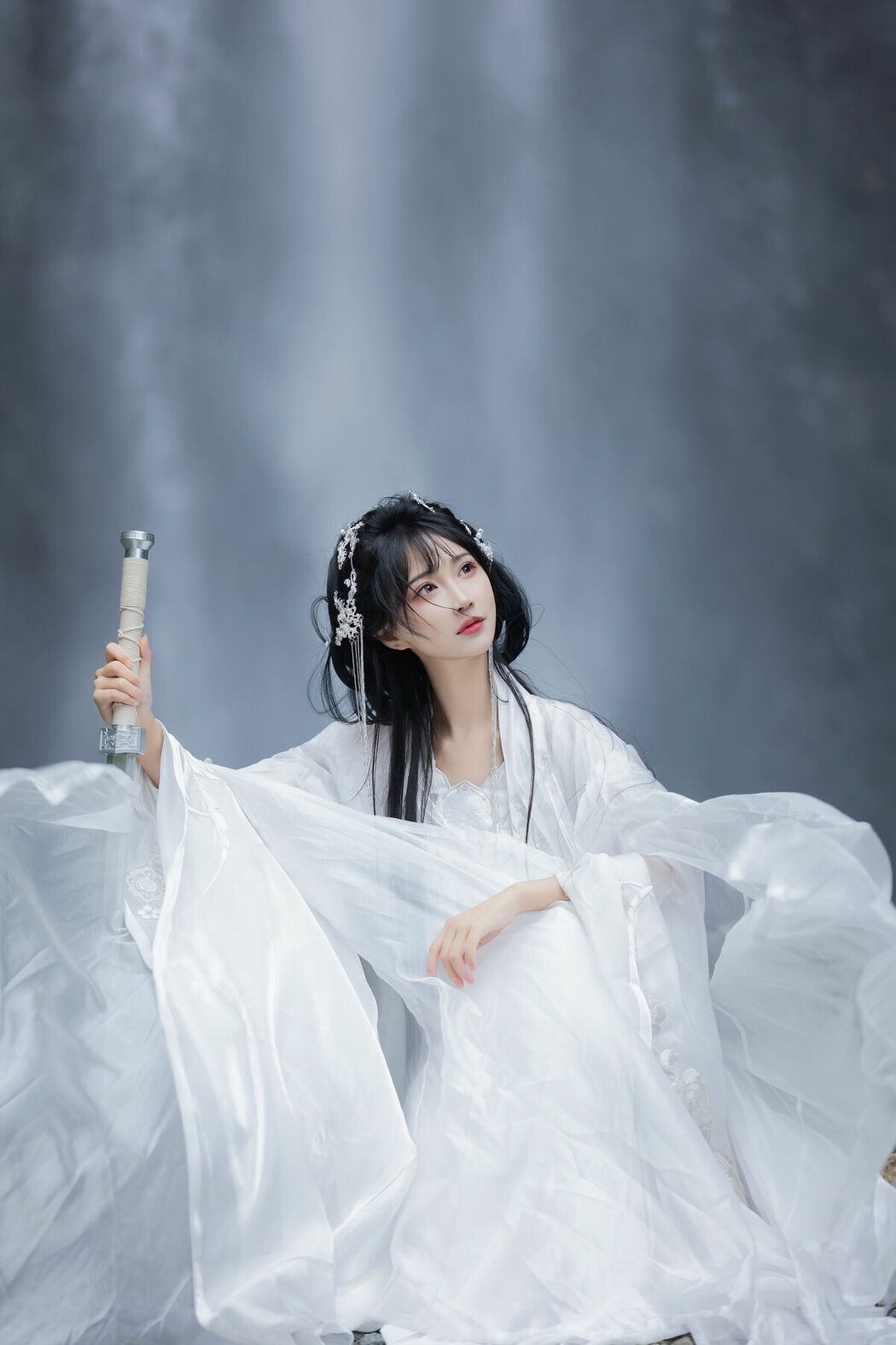 YiTuYu艺图语 Vol.8732 Qi Luo Sheng De Xiao Su Su (15P)