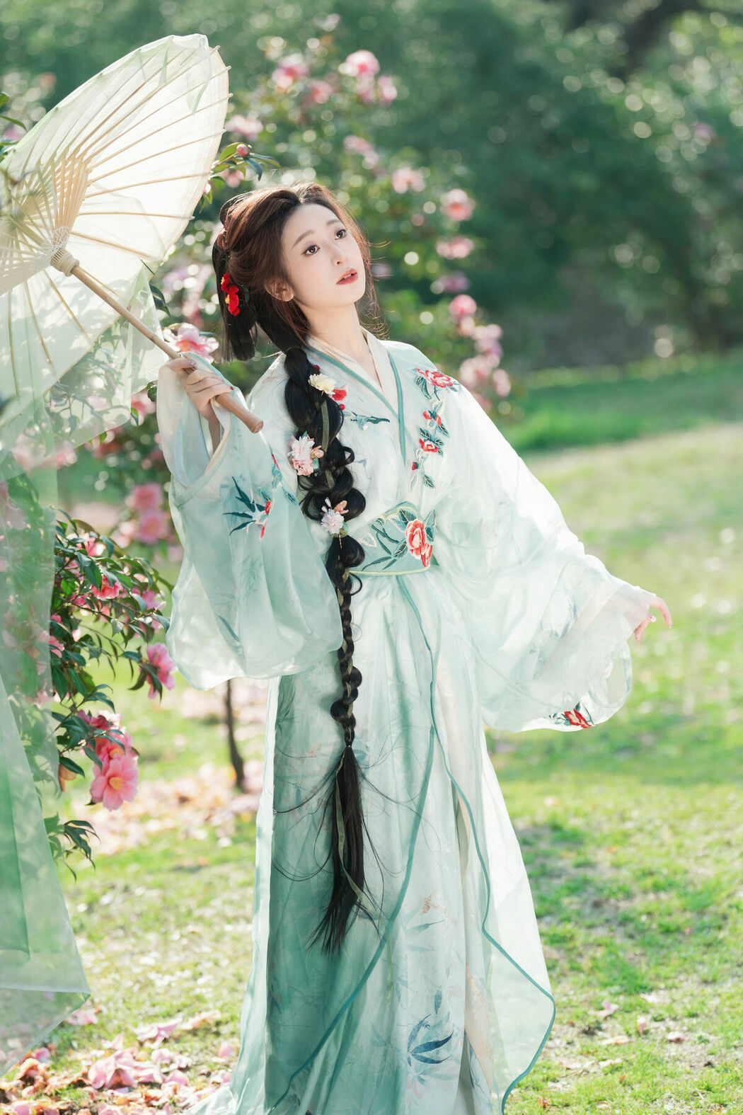 YiTuYu艺图语 Vol.8729 Xiao He (30P)