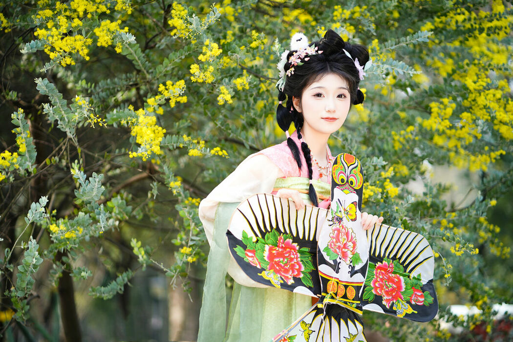 YiTuYu艺图语 Vol.8737 Zi Yu He Dian Tian De Ya (23P)