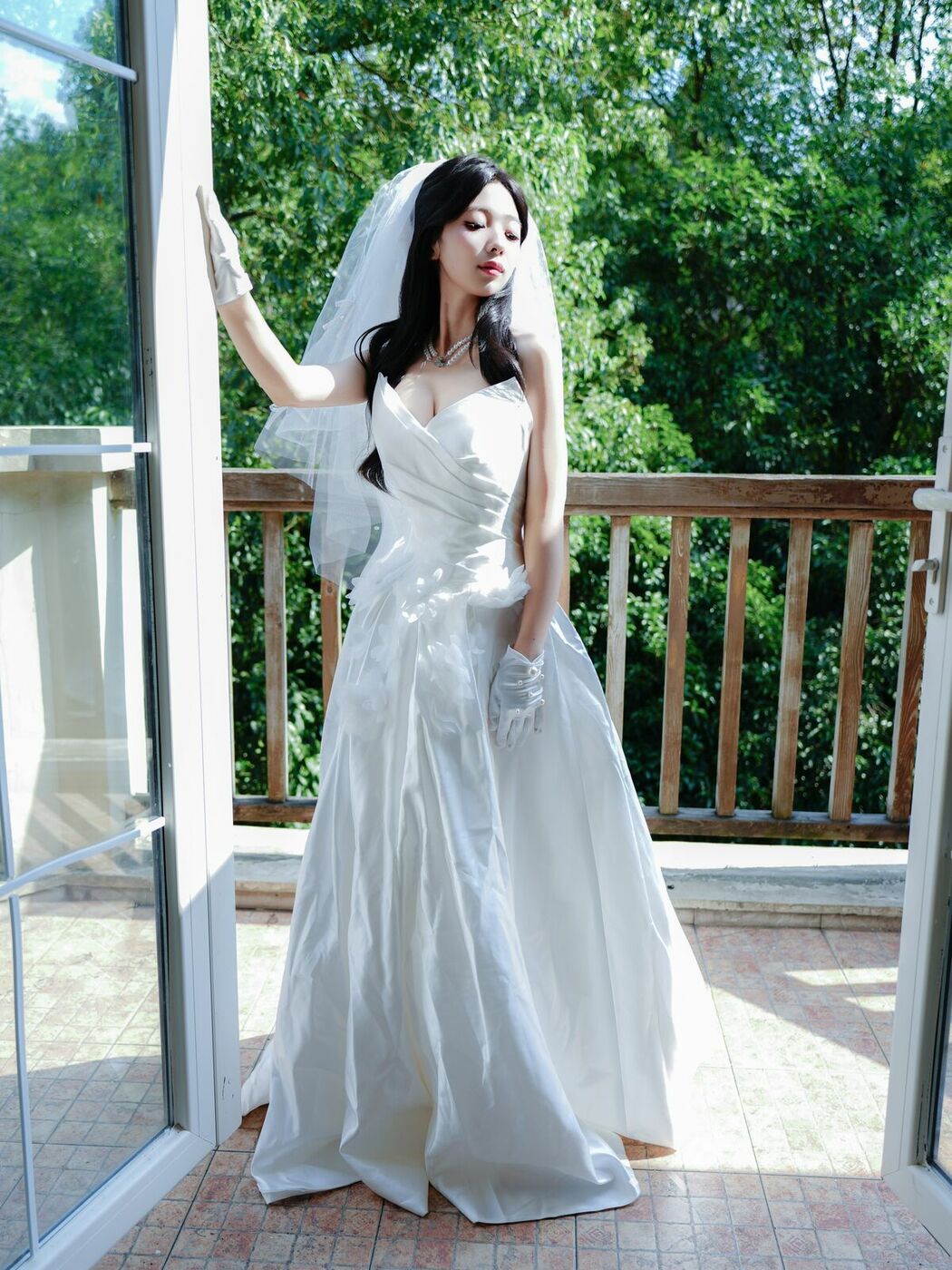 XiuRen秀人网 Uncensored Zhu Zhu Molly 朱朱molly – R18 秀人网模特 新人首秀 洁白婚纱 (83P)