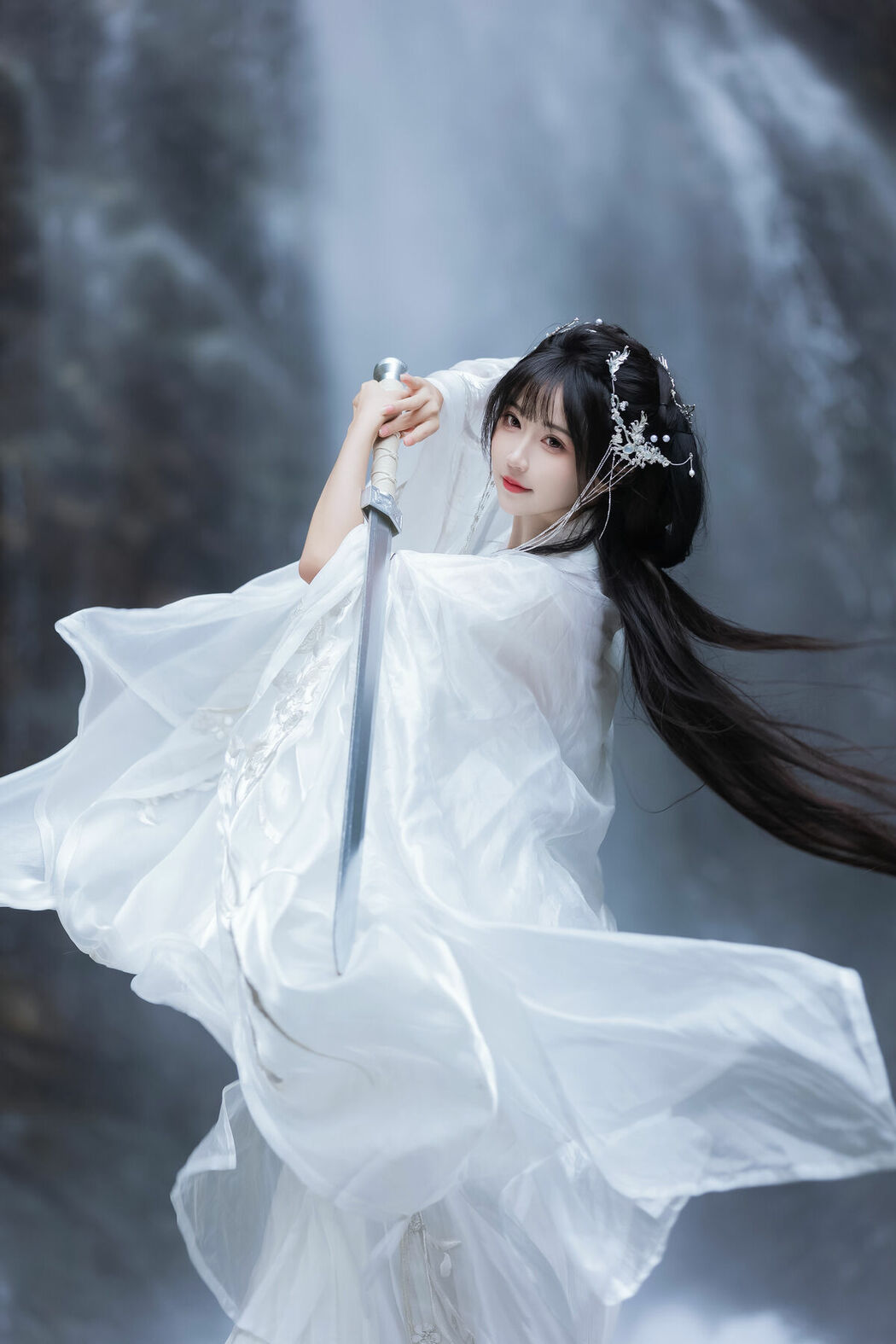 YiTuYu艺图语 Vol.8732 Qi Luo Sheng De Xiao Su Su (15P)