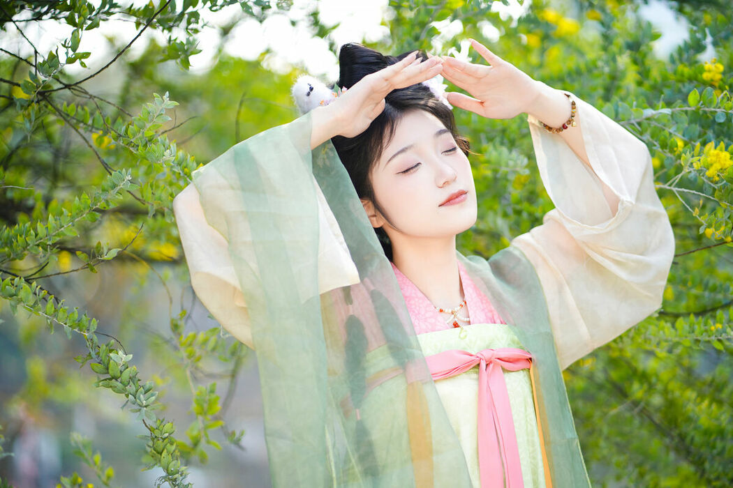 YiTuYu艺图语 Vol.8737 Zi Yu He Dian Tian De Ya (23P)