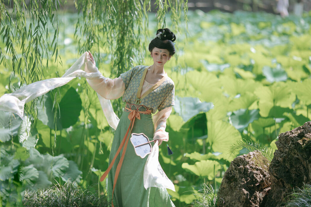 YiTuYu艺图语 Vol.8730 Chi Yan Zai Zhe Li (23P)