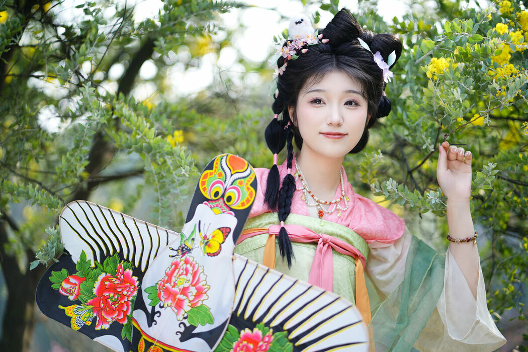 YiTuYu艺图语 Vol.8737 Zi Yu He Dian Tian De Ya (23P)