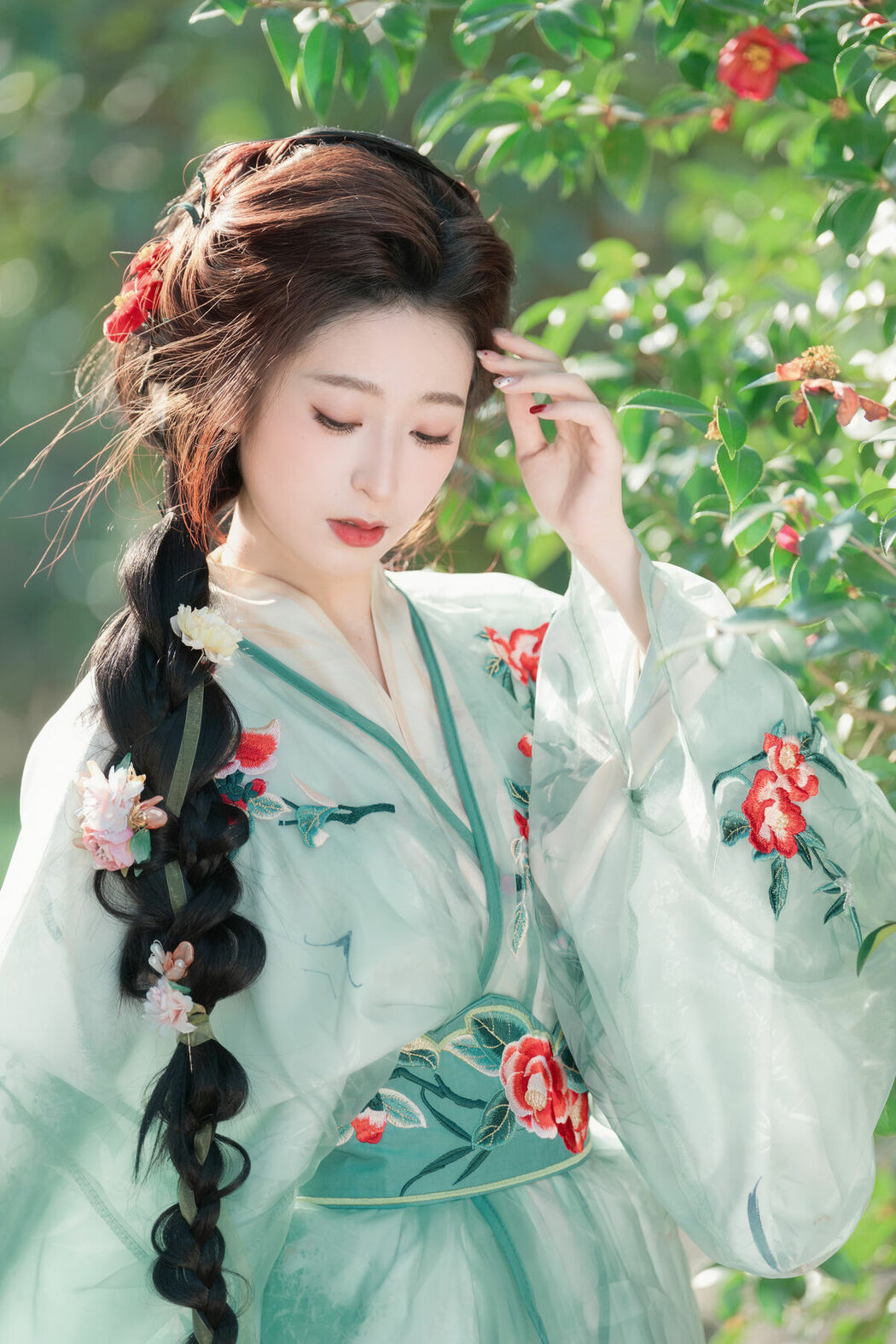 YiTuYu艺图语 Vol.8729 Xiao He (30P)