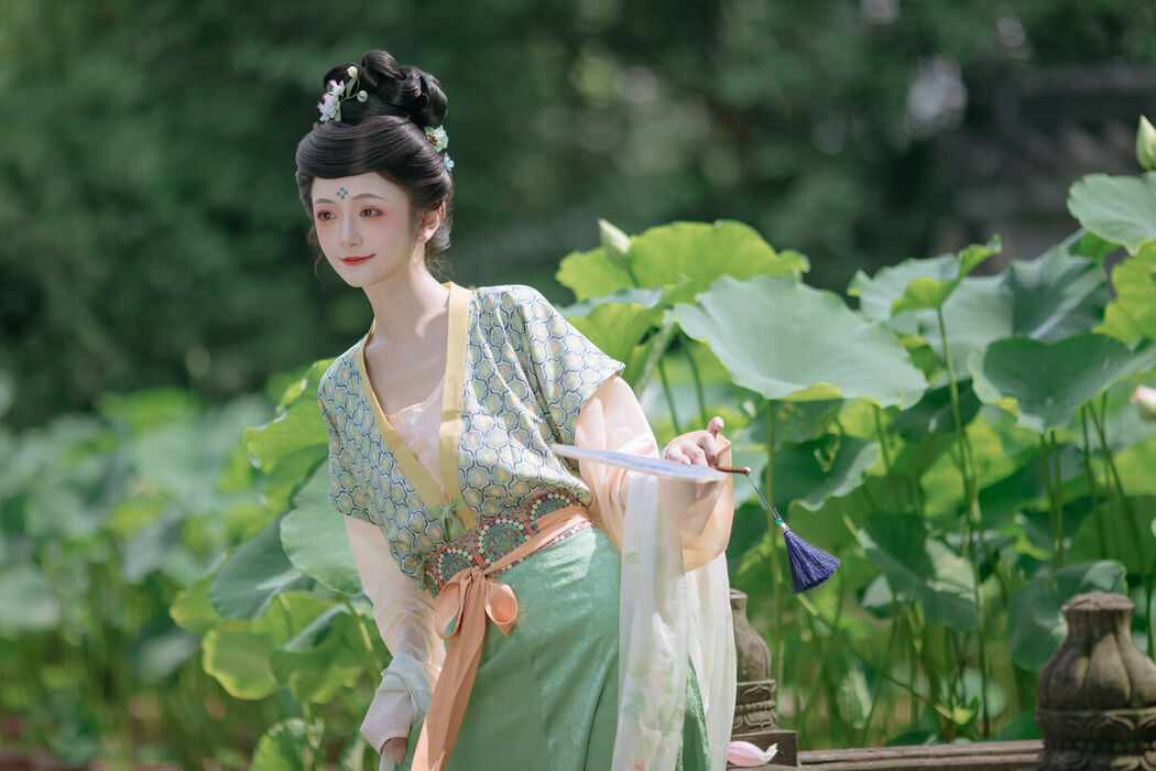 YiTuYu艺图语 Vol.8730 Chi Yan Zai Zhe Li (23P)