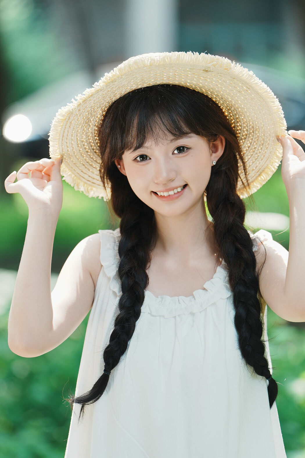 YiTuYu艺图语 Vol.8726 Qi E Luo Bo Guai (24P)