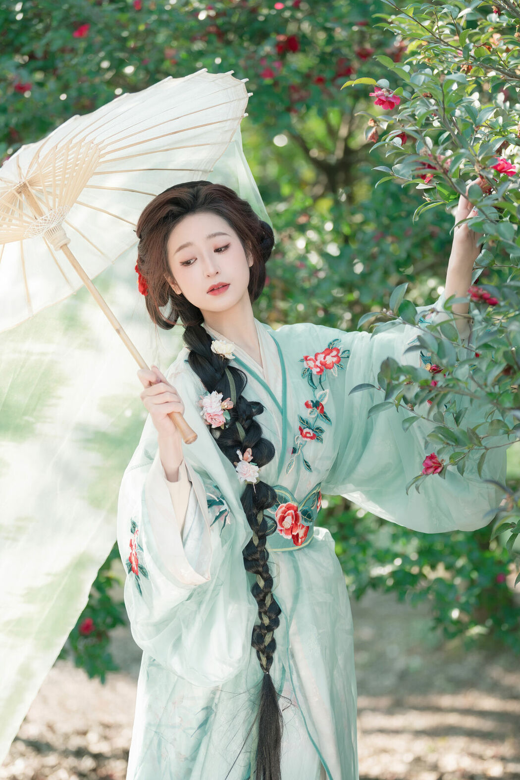 YiTuYu艺图语 Vol.8729 Xiao He (30P)