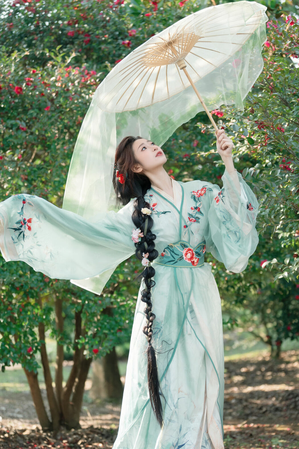 YiTuYu艺图语 Vol.8729 Xiao He (30P)