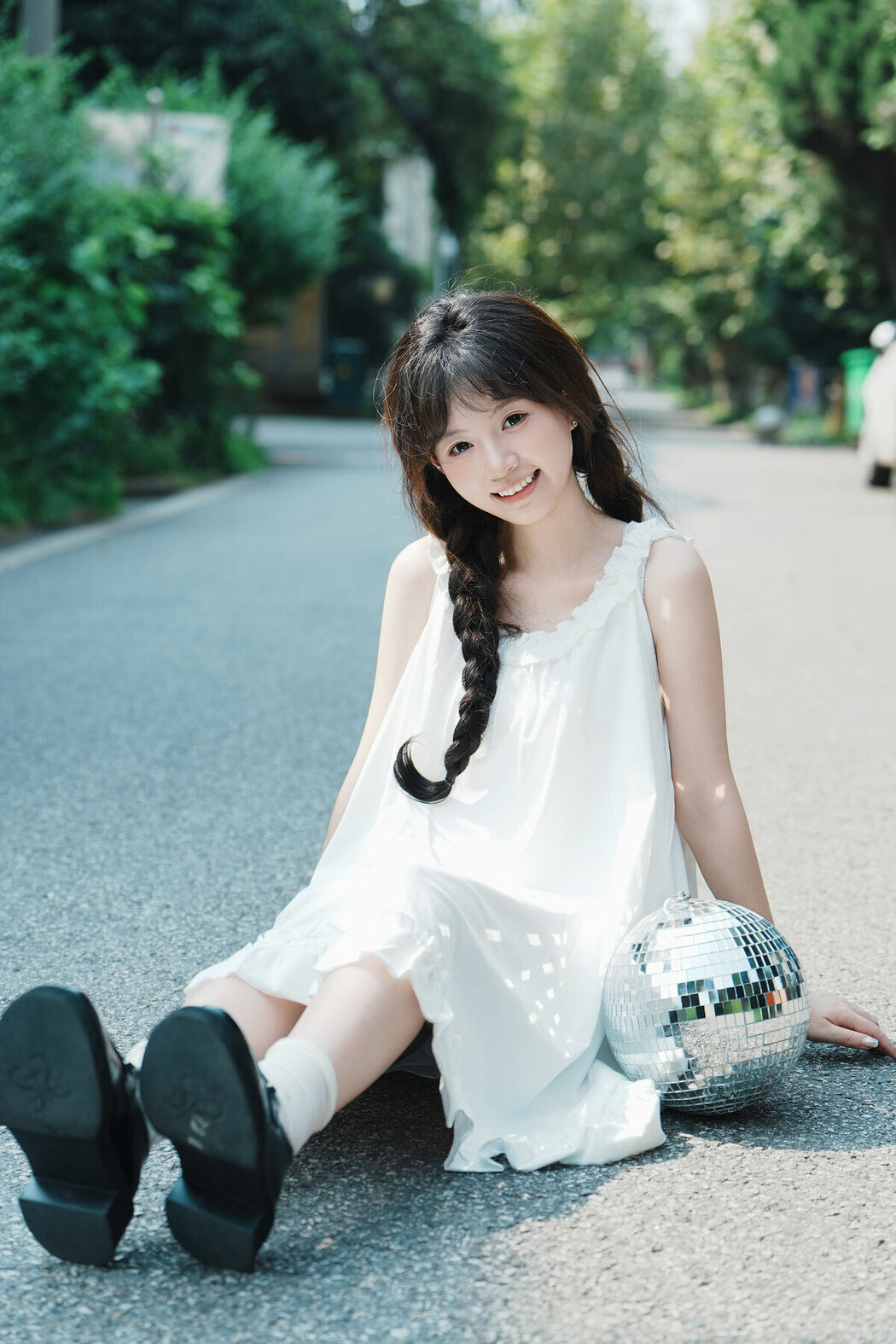 YiTuYu艺图语 Vol.8726 Qi E Luo Bo Guai (24P)