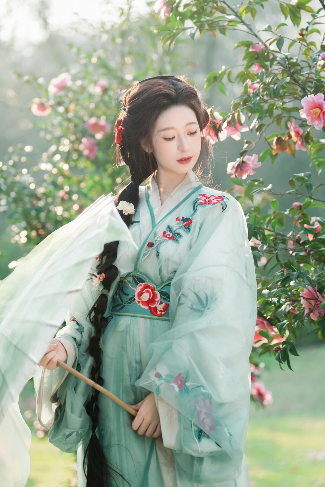 YiTuYu艺图语 Vol.8729 Xiao He (30P)