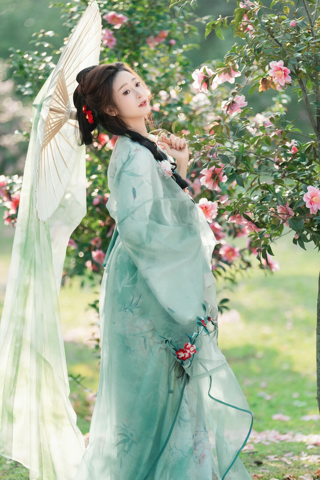 YiTuYu艺图语 Vol.8729 Xiao He (30P)