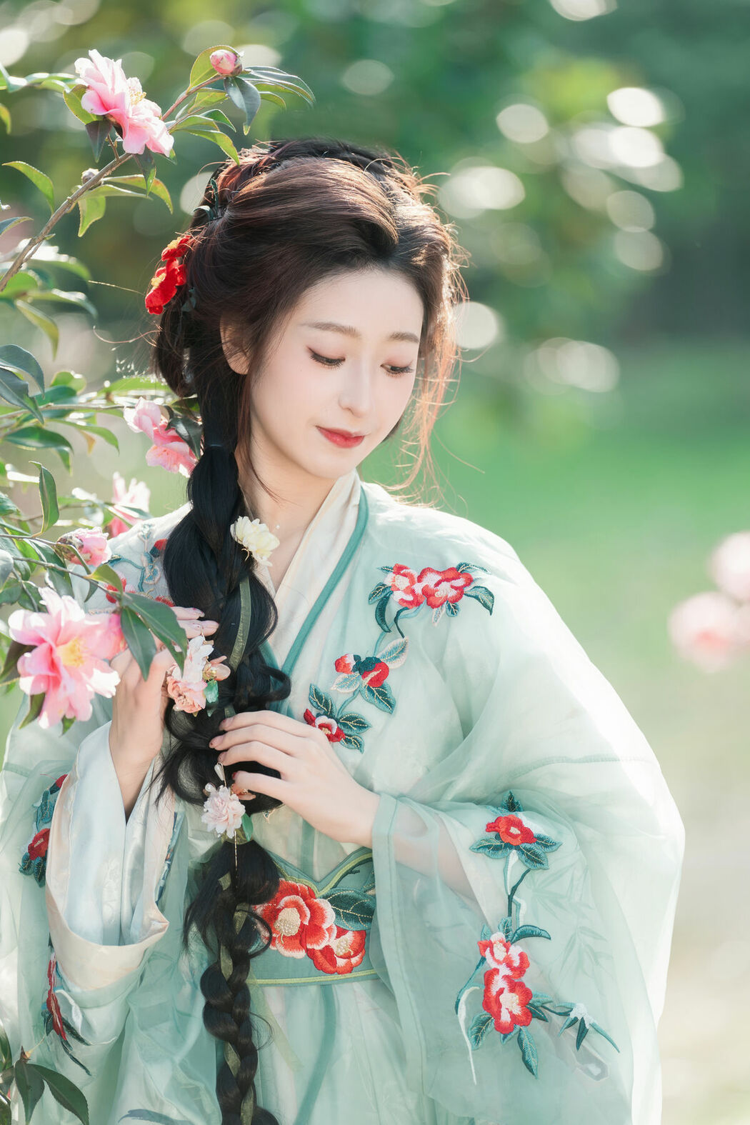 YiTuYu艺图语 Vol.8729 Xiao He (30P)