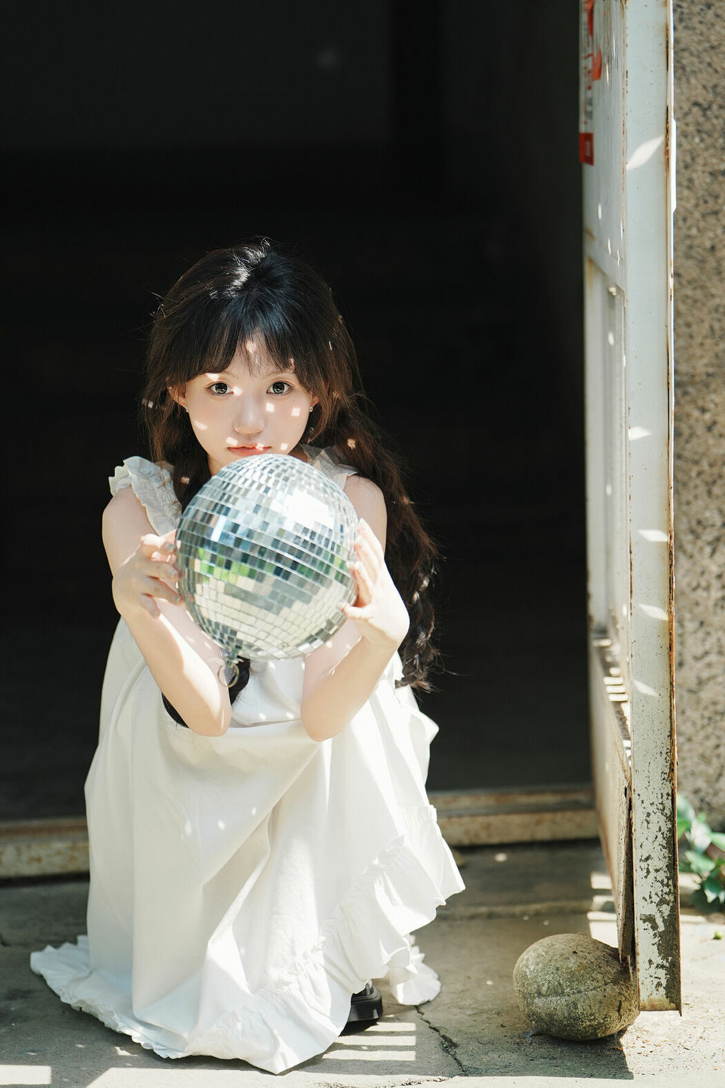 YiTuYu艺图语 Vol.8726 Qi E Luo Bo Guai (24P)