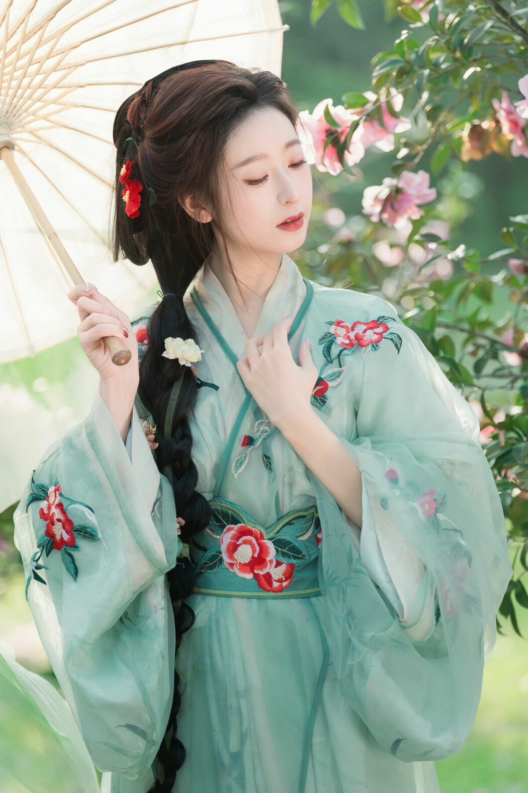 YiTuYu艺图语 Vol.8729 Xiao He (30P)