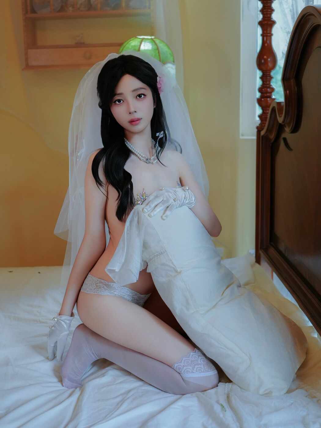 XiuRen秀人网 Uncensored Zhu Zhu Molly 朱朱molly – R18 秀人网模特 新人首秀 洁白婚纱 (83P)