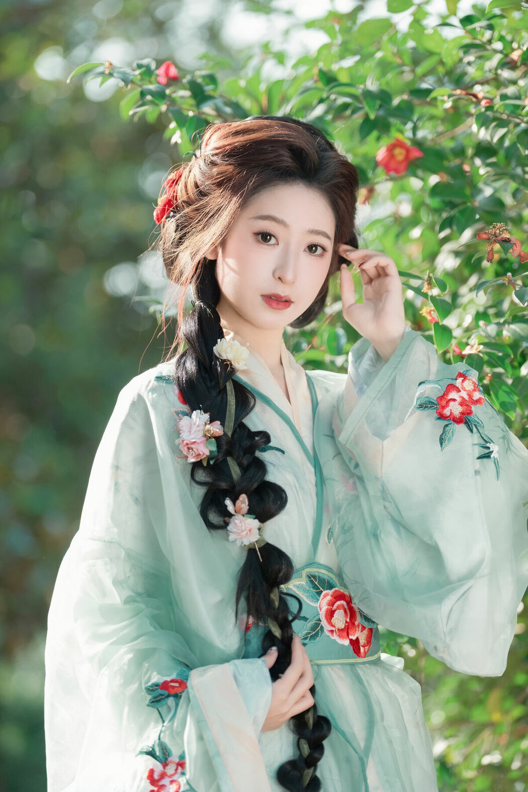 YiTuYu艺图语 Vol.8729 Xiao He (30P)