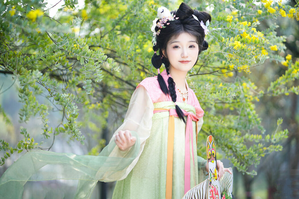 YiTuYu艺图语 Vol.8737 Zi Yu He Dian Tian De Ya (23P)