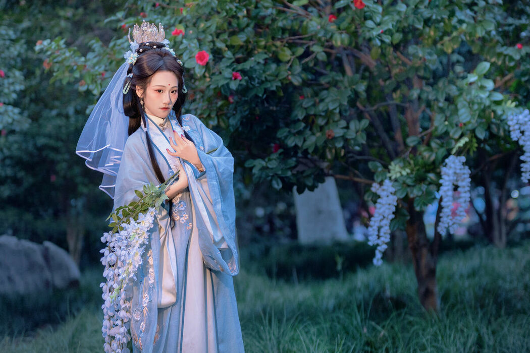 YiTuYu艺图语 Vol.8727 Xiao Hong (28P)