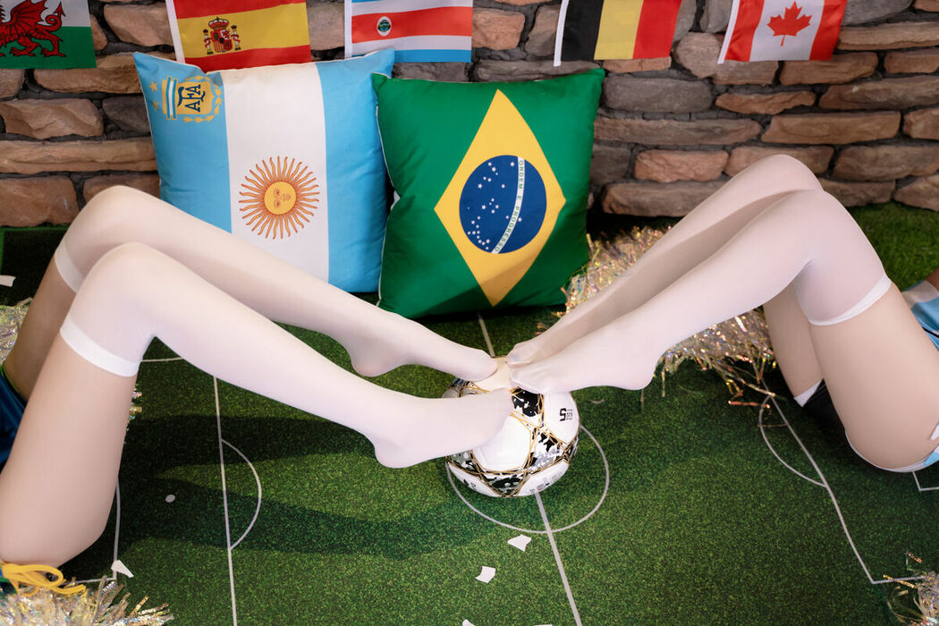 Coser@爆机少女喵小吉 Nekokoyoshi & 金鱼kinngyo – 足球宝贝