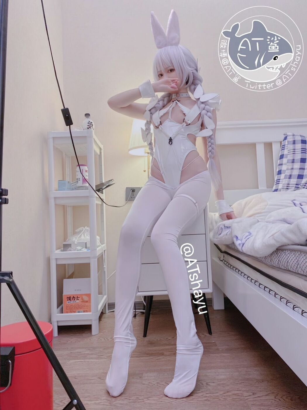Coser@AT鲨 – 恶毒兔兔 (51P – 2V)