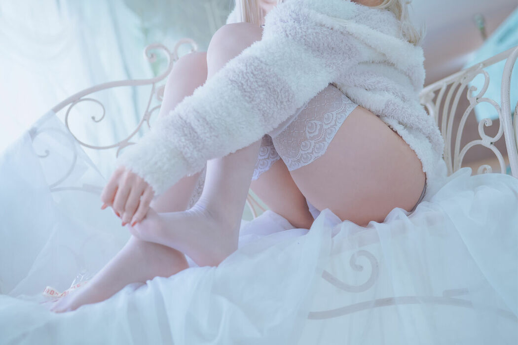 Coser@くろてぃあ くろ – KEMOMIMI WHITE Lingerie (56P)