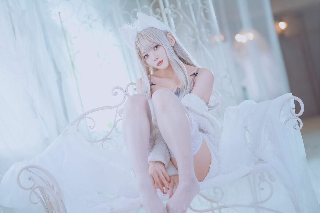Coser@くろてぃあ くろ – KEMOMIMI WHITE Lingerie (56P)