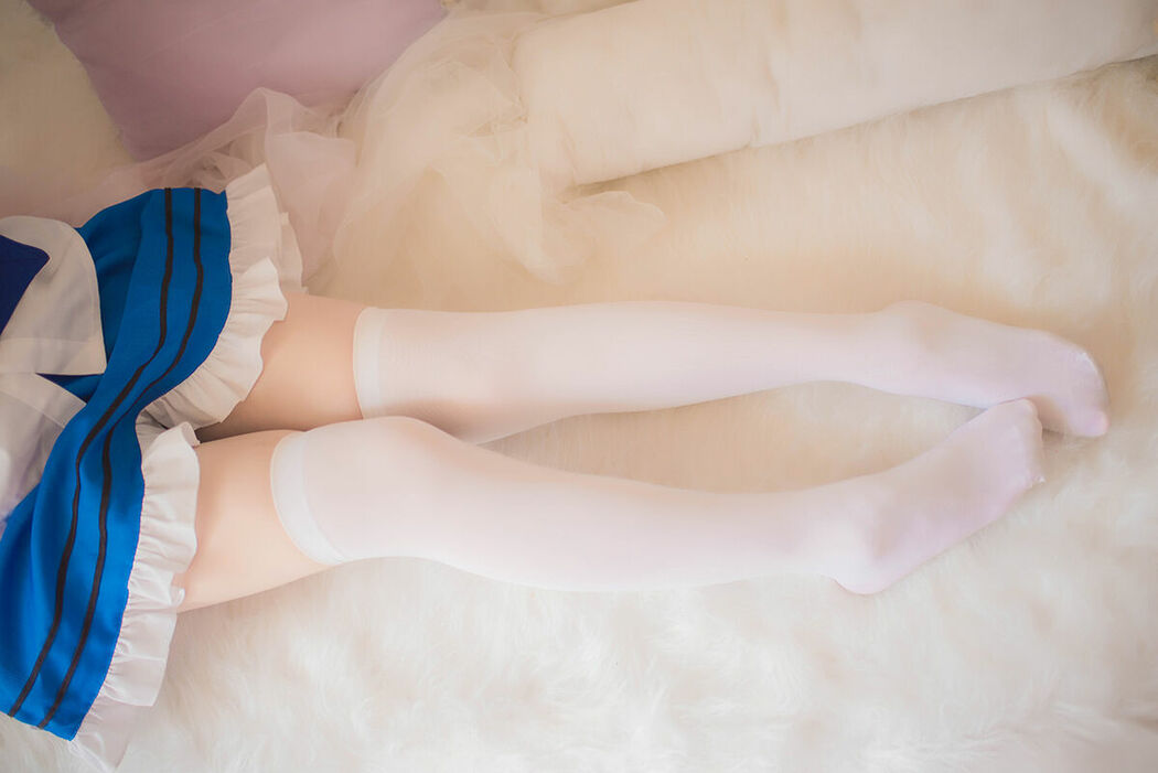 Coser@十万珍吱伏特 – 珍吱小萝莉 (36P)