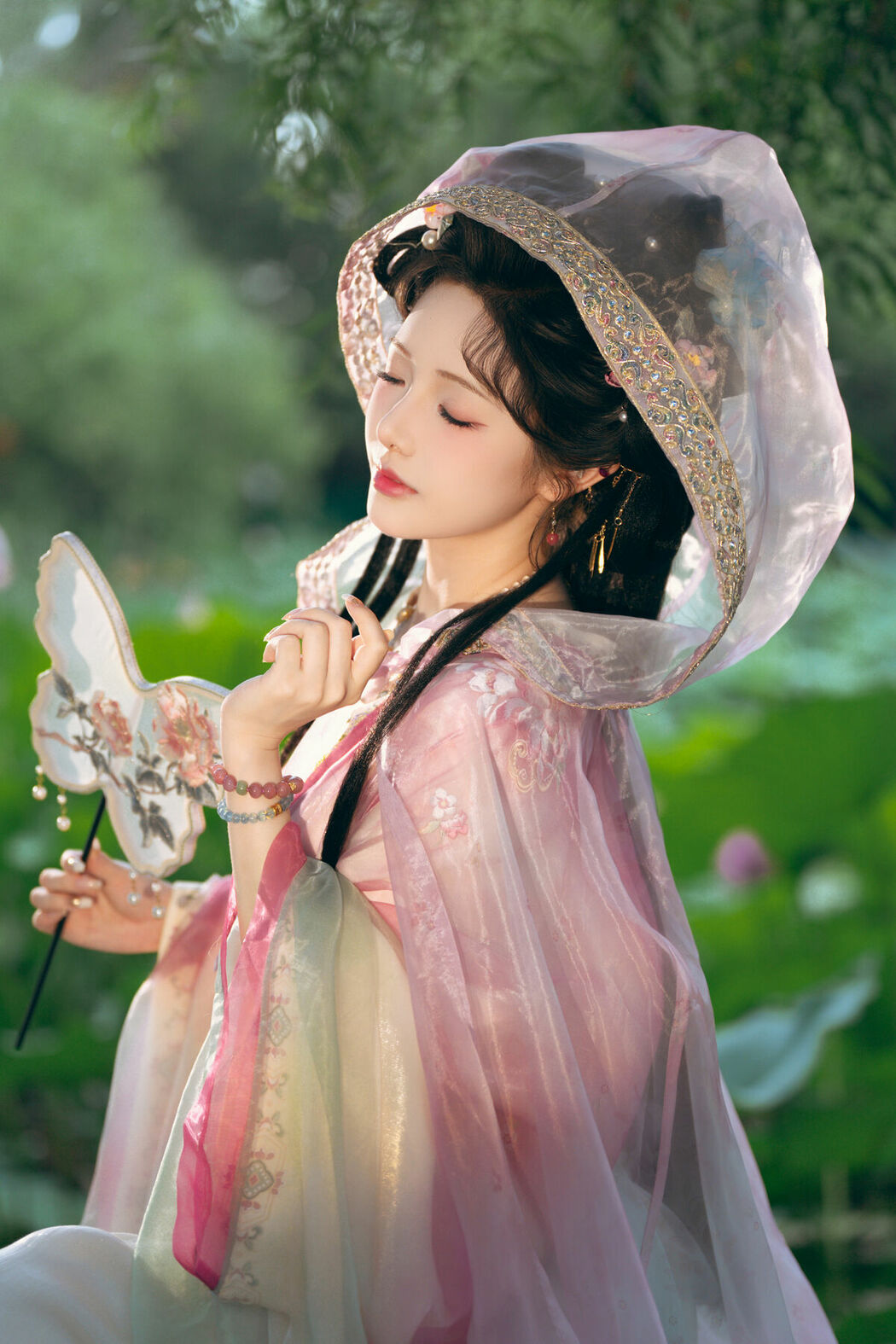 Coser@雯妹不讲道理 – 祝您中秋快乐owo (21P)